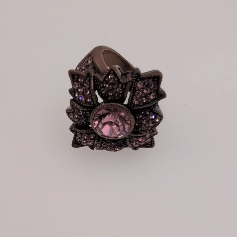La Vintage Pink and Bronze Stunning Statement Floral Crystal Ring Size 6 - Picture 4 of 7